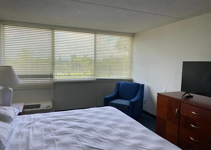 Miami Gardens Inn & Suites